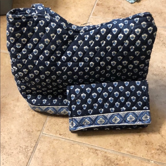 Vera Bradley Handbags - Vera Bradley purse and wallet set!